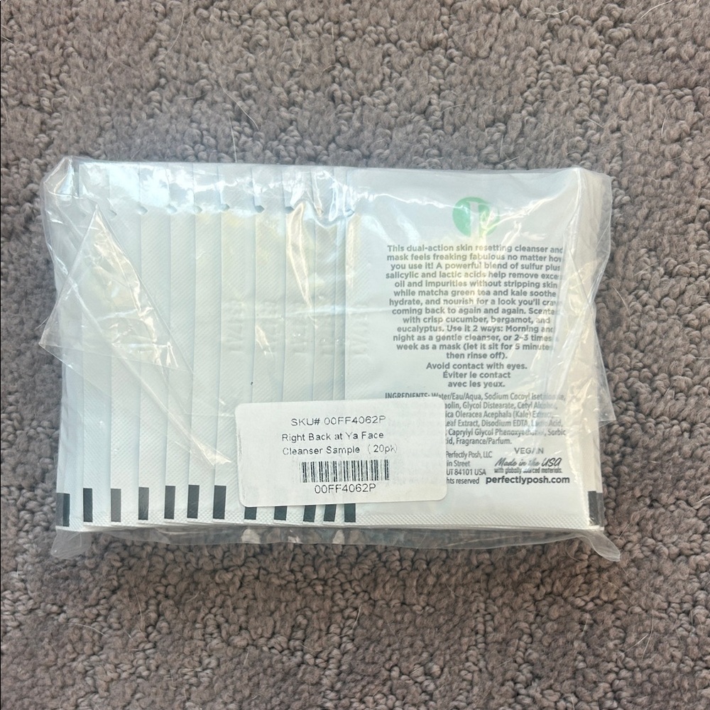 Perfectly Posh Right Back At Ya Cleanser and Mask - Sample Pack of 20 - Picture 2 of 4